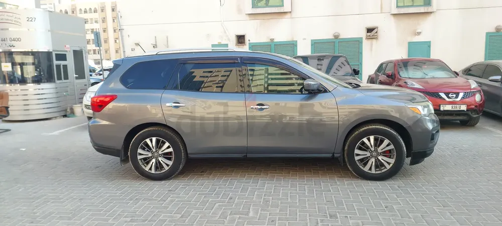 Nissan Pathfinder SL 2017 American Specs - Image 7