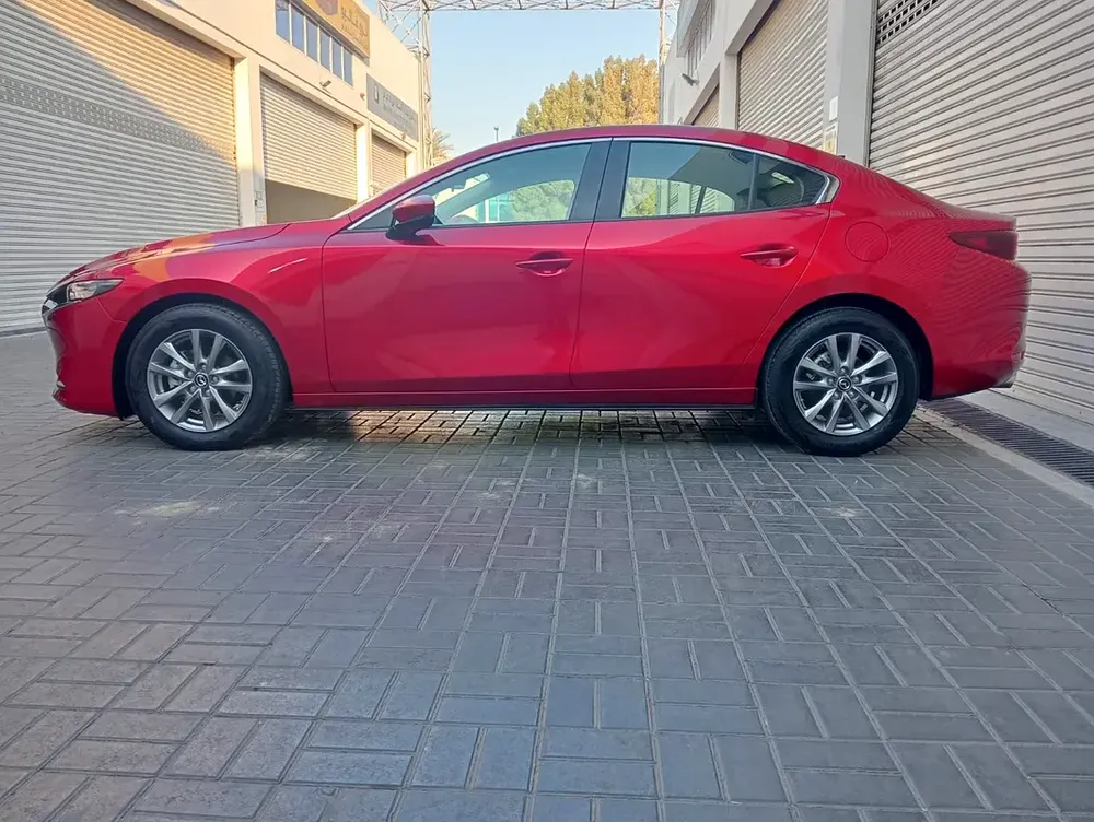 Mazda 3 2025 mid option gcc accident free original paint we maintained - Image 10