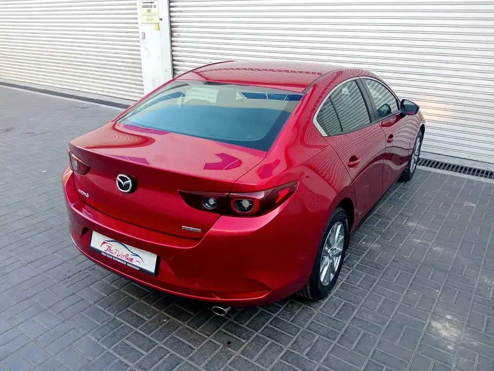Mazda 3 2025 mid option gcc accident free original paint we maintained - Image 16