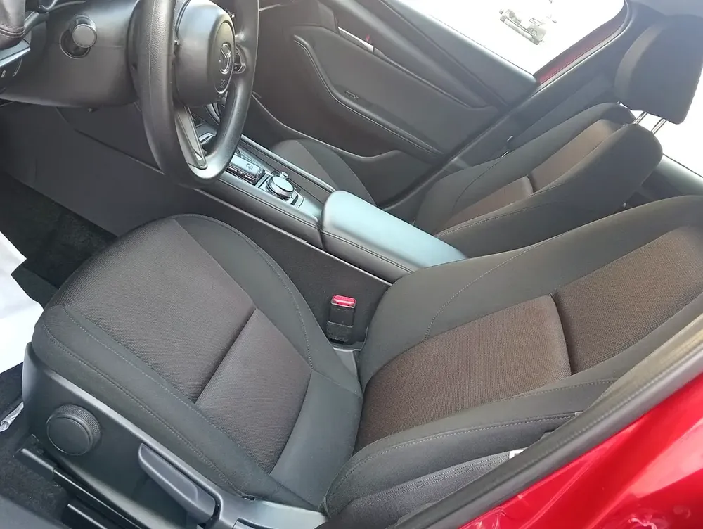 Mazda 3 2025 mid option gcc accident free original paint we maintained - Image 6