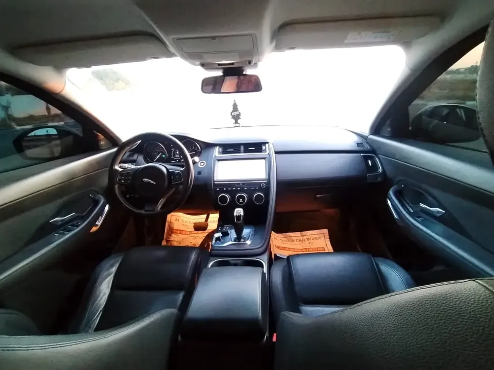 GCC SPEC . JAGUAR E PACE 2019 . VERY CLEAN CAR...TURBO OPTION - Image 11
