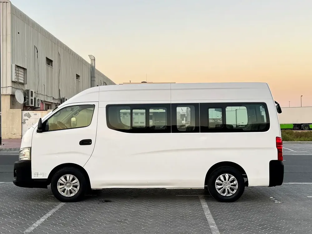 Nissan Urvan High Roof 2015 Model(13 seater  GCC) - Image 10