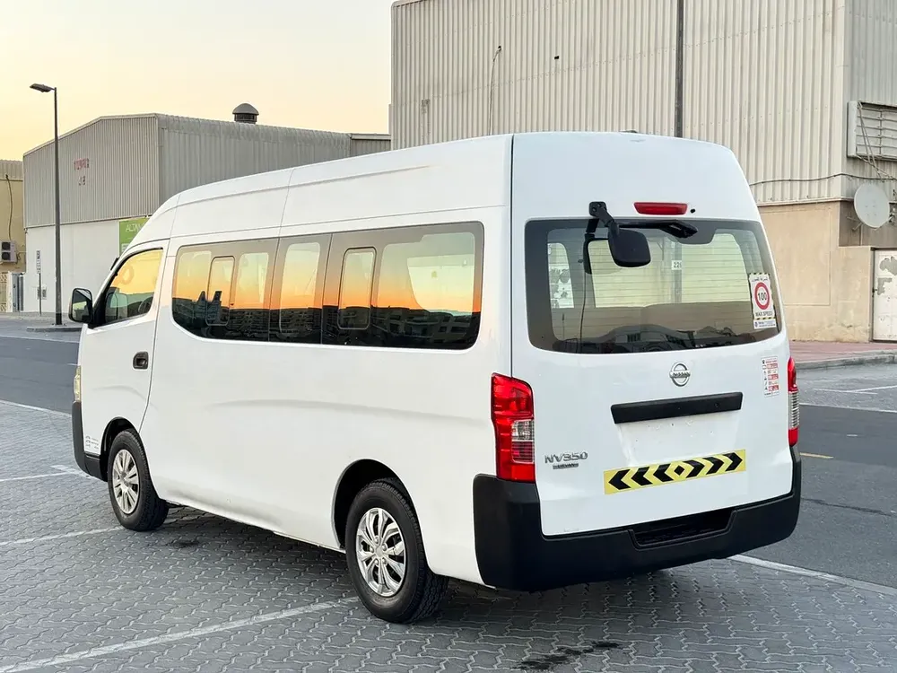 Nissan Urvan High Roof 2015 Model(13 seater  GCC) - Image 11