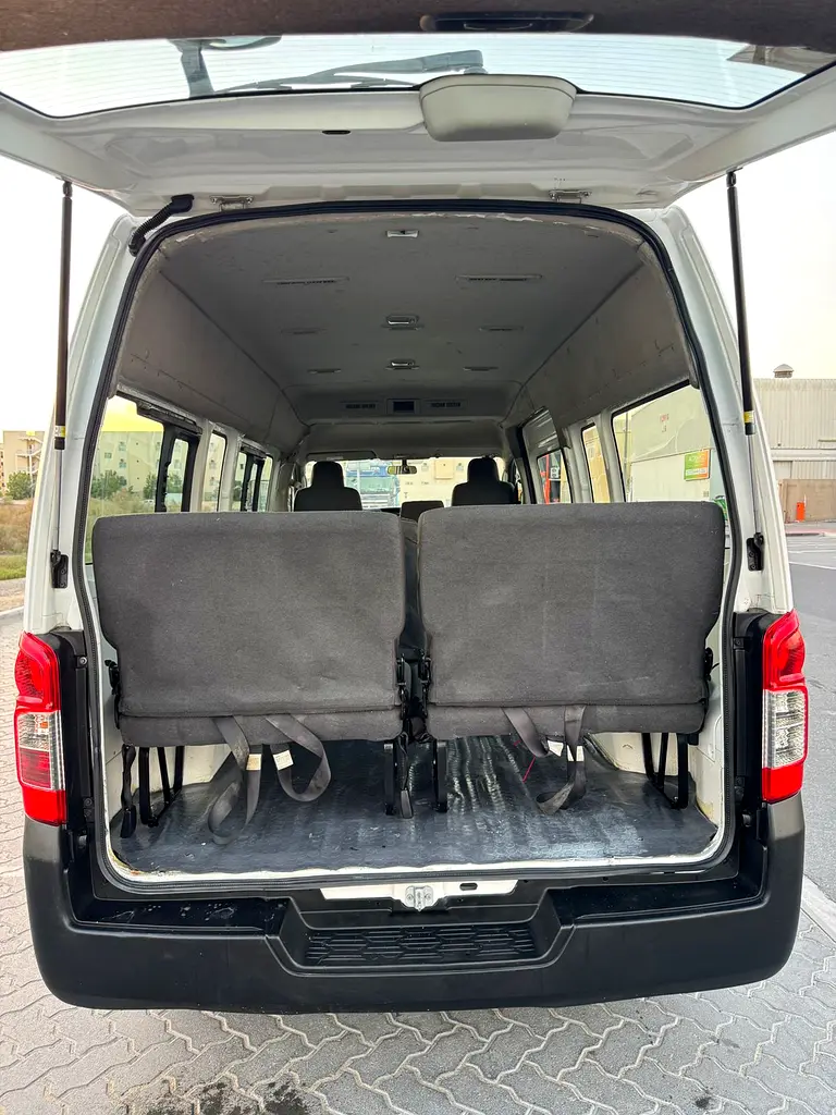 Nissan Urvan High Roof 2015 Model(13 seater  GCC) - Image 13