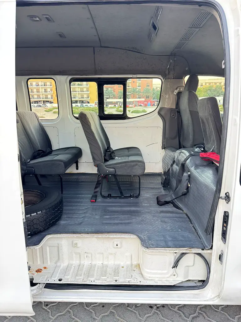 Nissan Urvan High Roof 2015 Model(13 seater  GCC) - Image 7