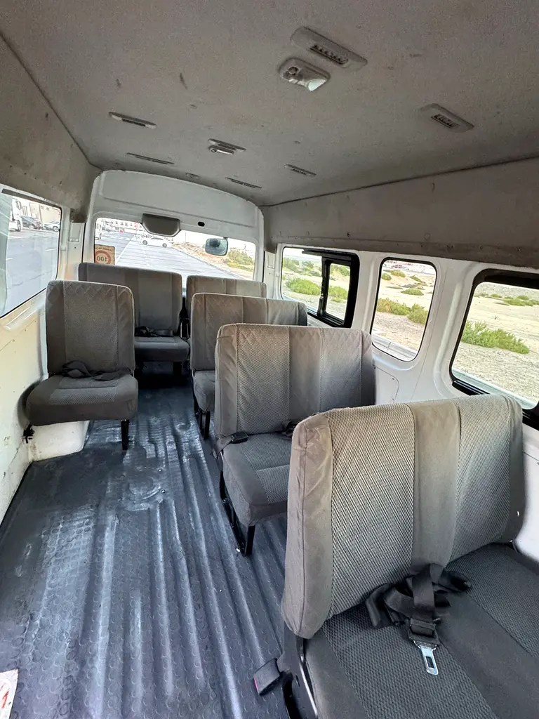 Nissan Urvan High Roof 2015 Model(13 seater  GCC) - Image 8