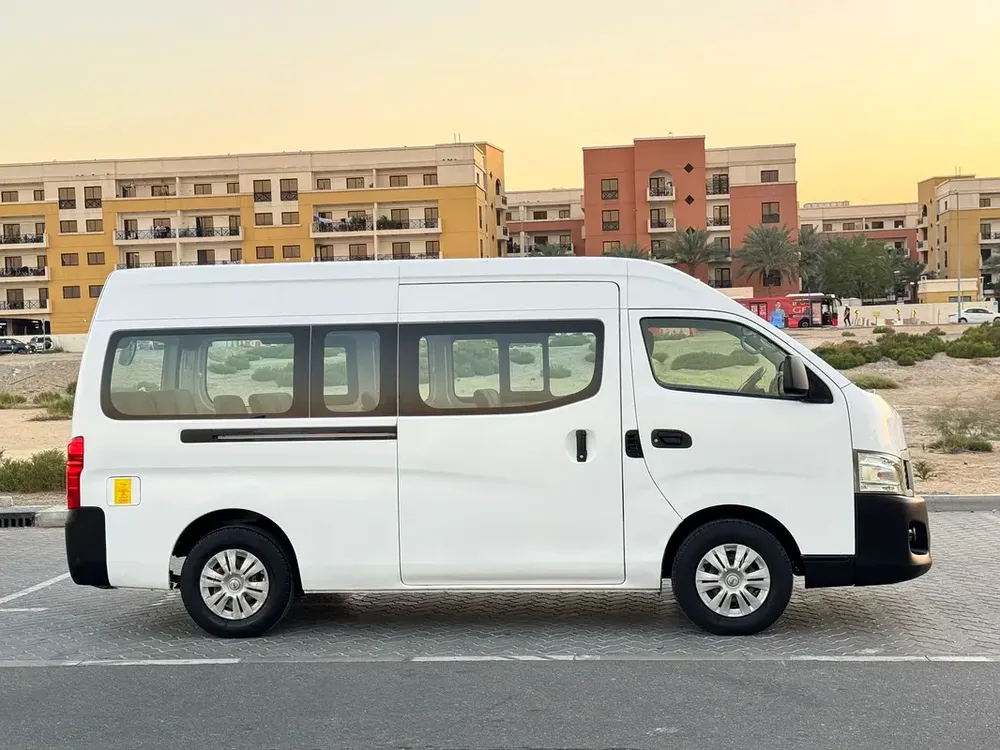 Nissan Urvan High Roof 2015 Model(13 seater  GCC) - Image 9