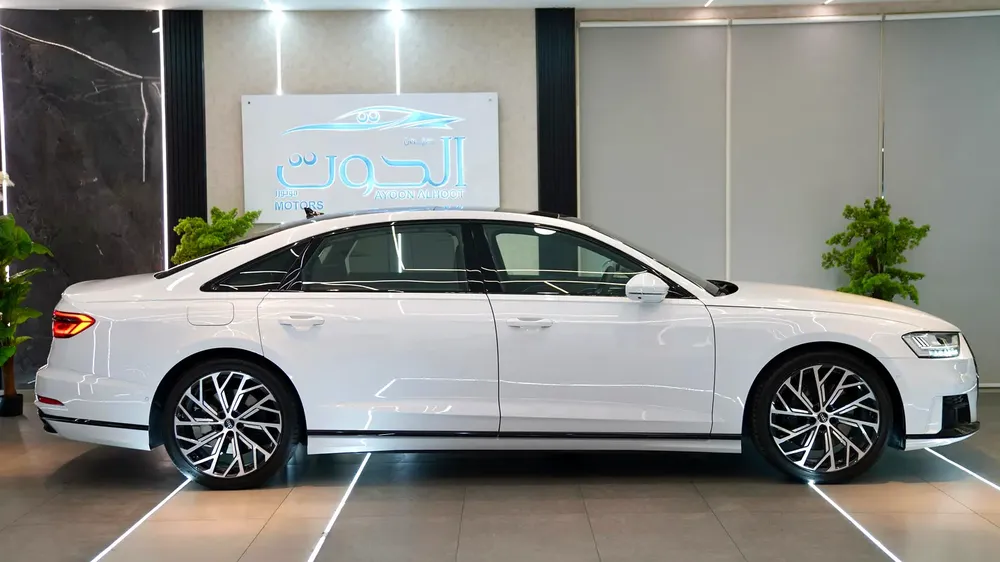 EXCLUSIVE AUDI A8L 55 TFSI V8 || VIP CONSOLE || TOP RANGE || GCC || ACCIDENTS FREE || PANORAMIC - Image 10