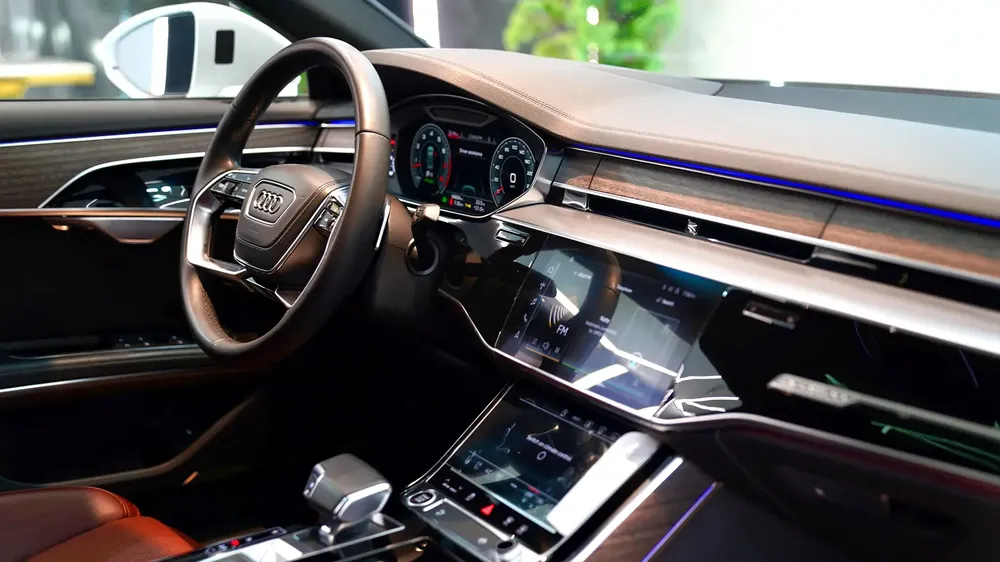 EXCLUSIVE AUDI A8L 55 TFSI V8 || VIP CONSOLE || TOP RANGE || GCC || ACCIDENTS FREE || PANORAMIC - Image 12