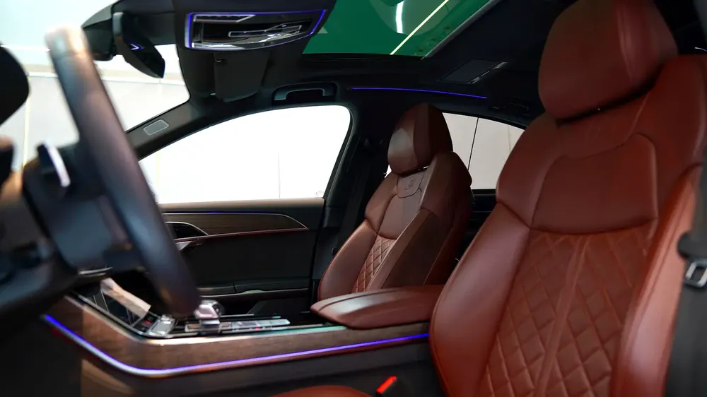 EXCLUSIVE AUDI A8L 55 TFSI V8 || VIP CONSOLE || TOP RANGE || GCC || ACCIDENTS FREE || PANORAMIC - Image 13