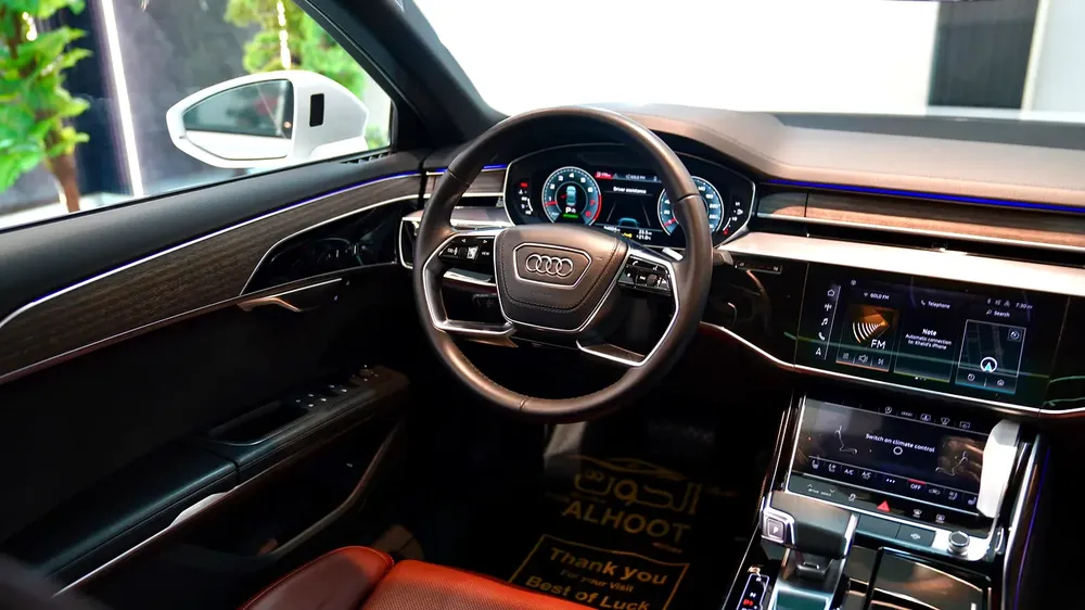 EXCLUSIVE AUDI A8L 55 TFSI V8 || VIP CONSOLE || TOP RANGE || GCC || ACCIDENTS FREE || PANORAMIC - Image 17