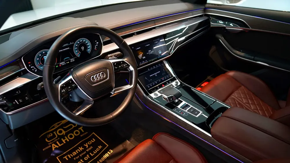 EXCLUSIVE AUDI A8L 55 TFSI V8 || VIP CONSOLE || TOP RANGE || GCC || ACCIDENTS FREE || PANORAMIC - Image 18