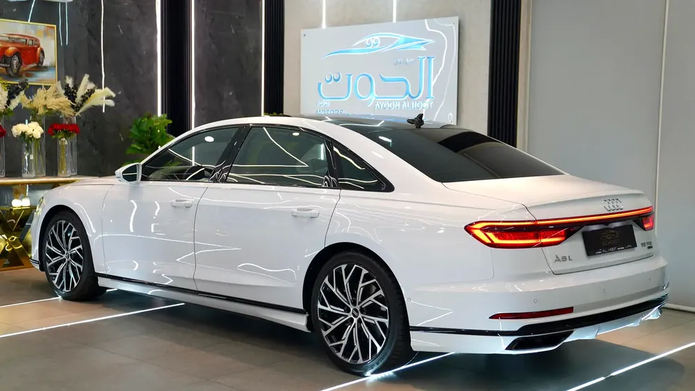 EXCLUSIVE AUDI A8L 55 TFSI V8 || VIP CONSOLE || TOP RANGE || GCC || ACCIDENTS FREE || PANORAMIC - Image 4