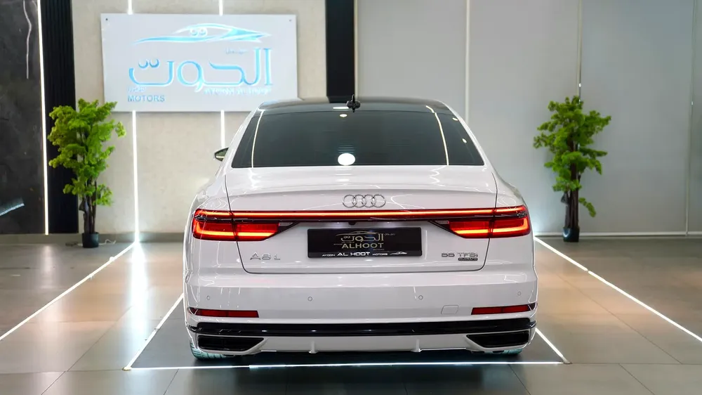 EXCLUSIVE AUDI A8L 55 TFSI V8 || VIP CONSOLE || TOP RANGE || GCC || ACCIDENTS FREE || PANORAMIC - Image 6