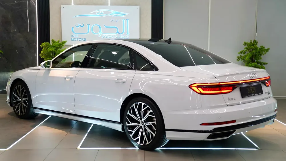 EXCLUSIVE AUDI A8L 55 TFSI V8 || VIP CONSOLE || TOP RANGE || GCC || ACCIDENTS FREE || PANORAMIC - Image 8