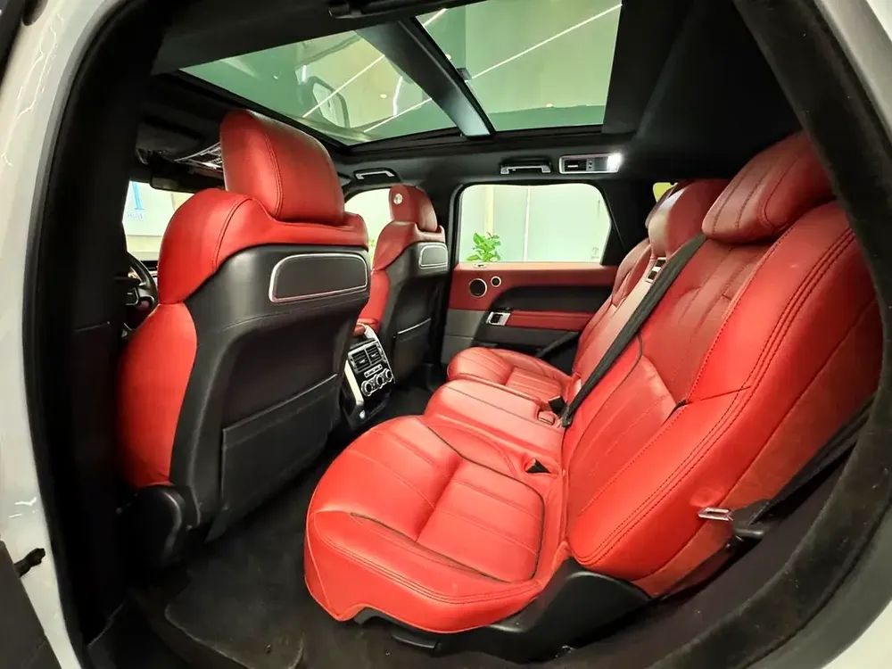 AUTOBIOGRAPHY RANGE ROVER SPORT V8 || RED INT || TOP RANGE || GCC || ACCIDENTS FREE || LOW MILEAGE - Image 18