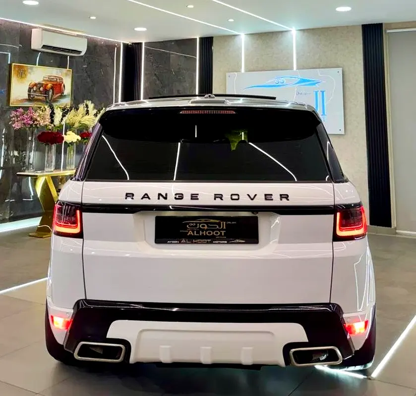 AUTOBIOGRAPHY RANGE ROVER SPORT V8 || RED INT || TOP RANGE || GCC || ACCIDENTS FREE || LOW MILEAGE - Image 6