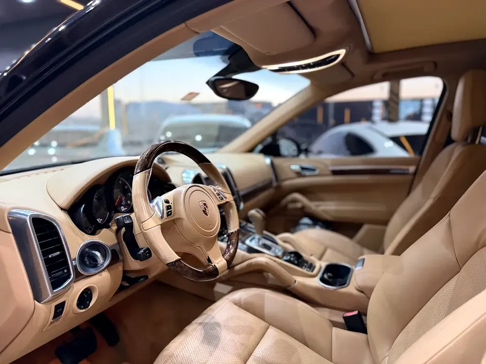 Porsche Cayenne 2014 | GCC Specs | Well Maintained - Image 16