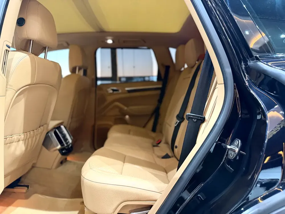 Porsche Cayenne 2014 | GCC Specs | Well Maintained - Image 17