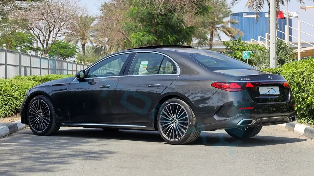 2026 Mercedes-Benz E200 AMG EQ Boost 2.0L RWD GCC With 2-Year Warranty Unlimited Mileage - Image 5