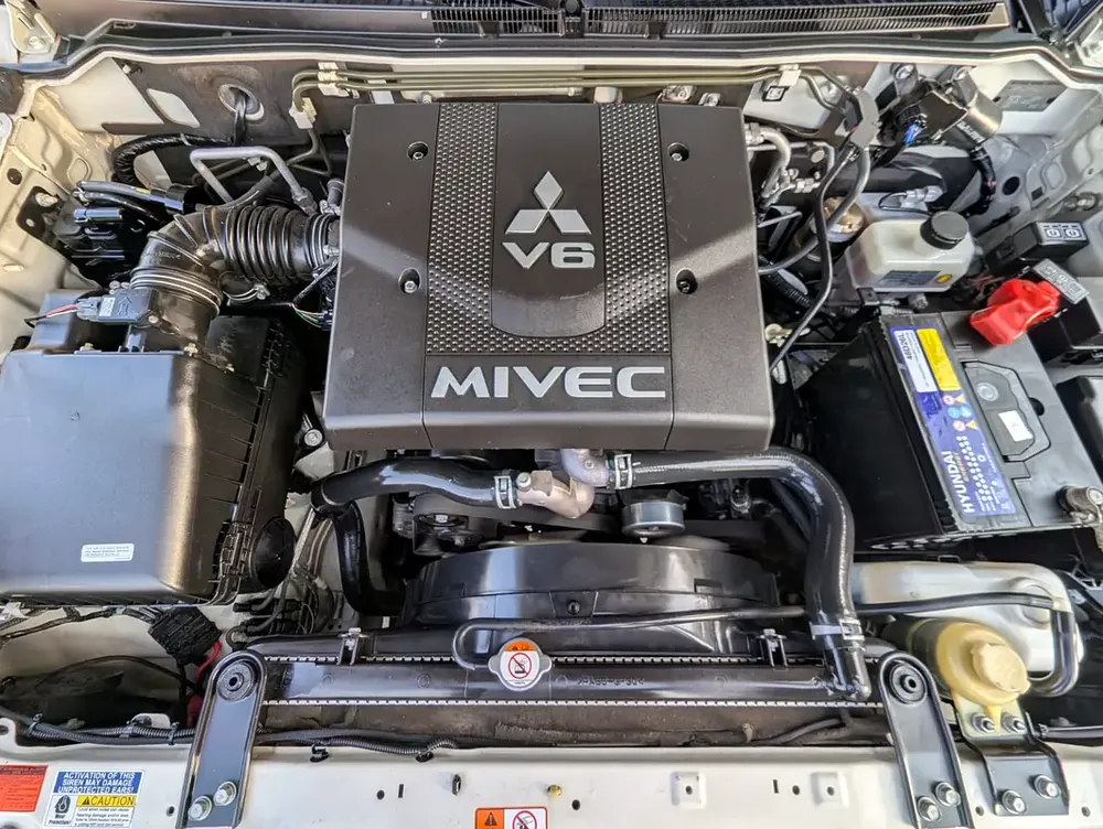 MITSUBISHI PAJERO 2020 GCC V6 3.8L IN EXCELLENT CONDITION - Image 11