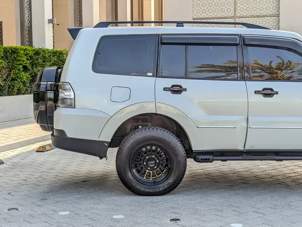 MITSUBISHI PAJERO 2020 GCC V6 3.8L IN EXCELLENT CONDITION - Image 12