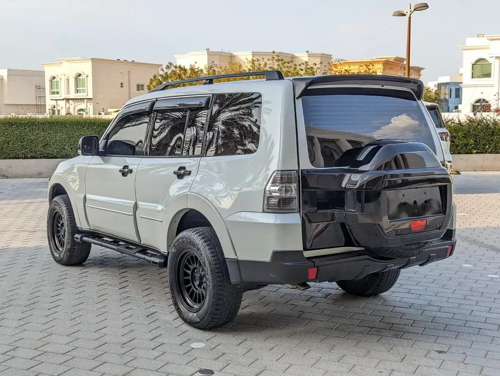 MITSUBISHI PAJERO 2020 GCC V6 3.8L IN EXCELLENT CONDITION - Image 13