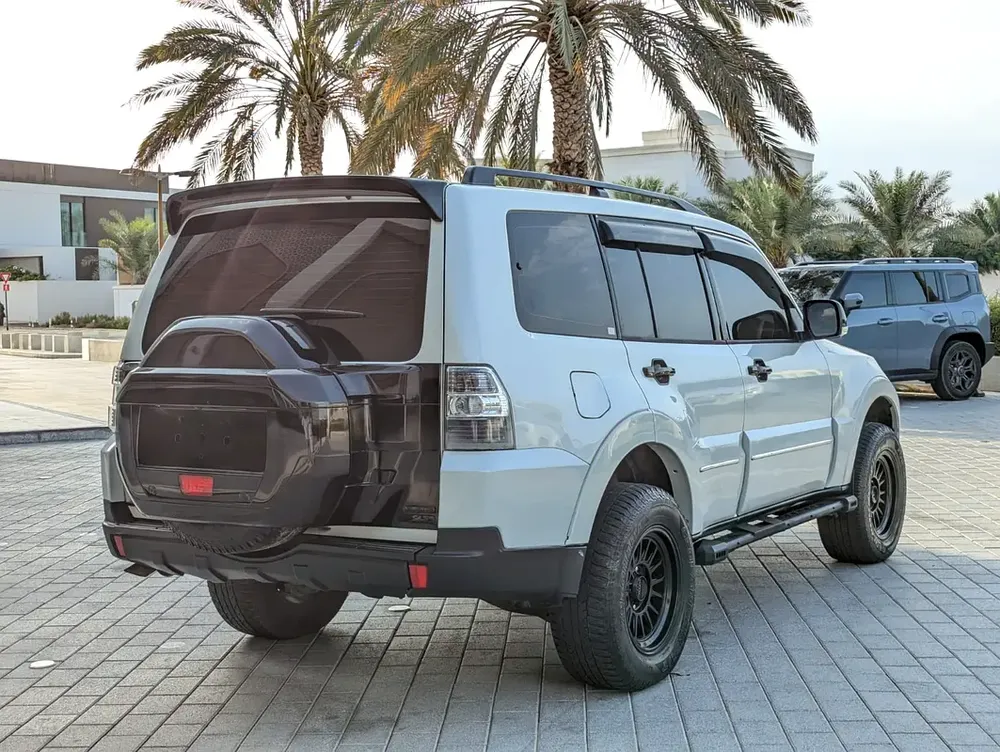 MITSUBISHI PAJERO 2020 GCC V6 3.8L IN EXCELLENT CONDITION - Image 14