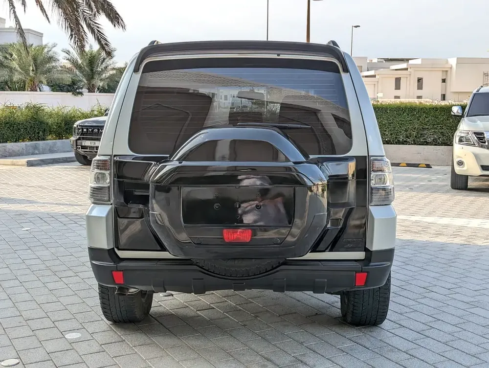 MITSUBISHI PAJERO 2020 GCC V6 3.8L IN EXCELLENT CONDITION - Image 17