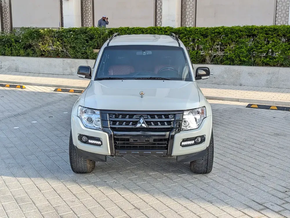 MITSUBISHI PAJERO 2020 GCC V6 3.8L IN EXCELLENT CONDITION - Image 18