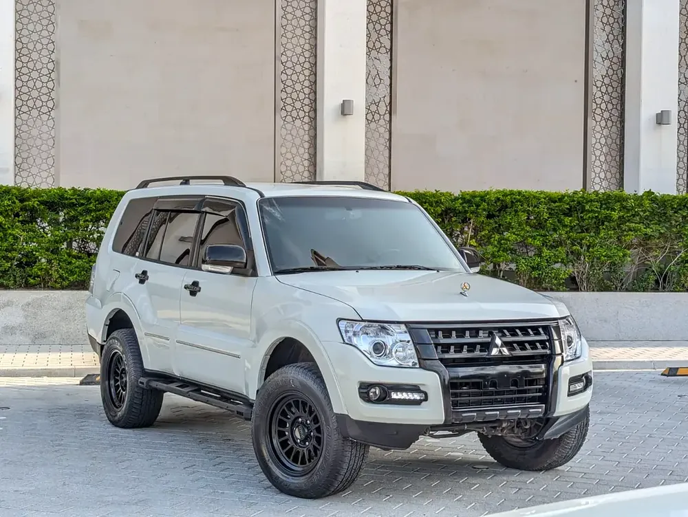 MITSUBISHI PAJERO 2020 GCC V6 3.8L IN EXCELLENT CONDITION - Image 19