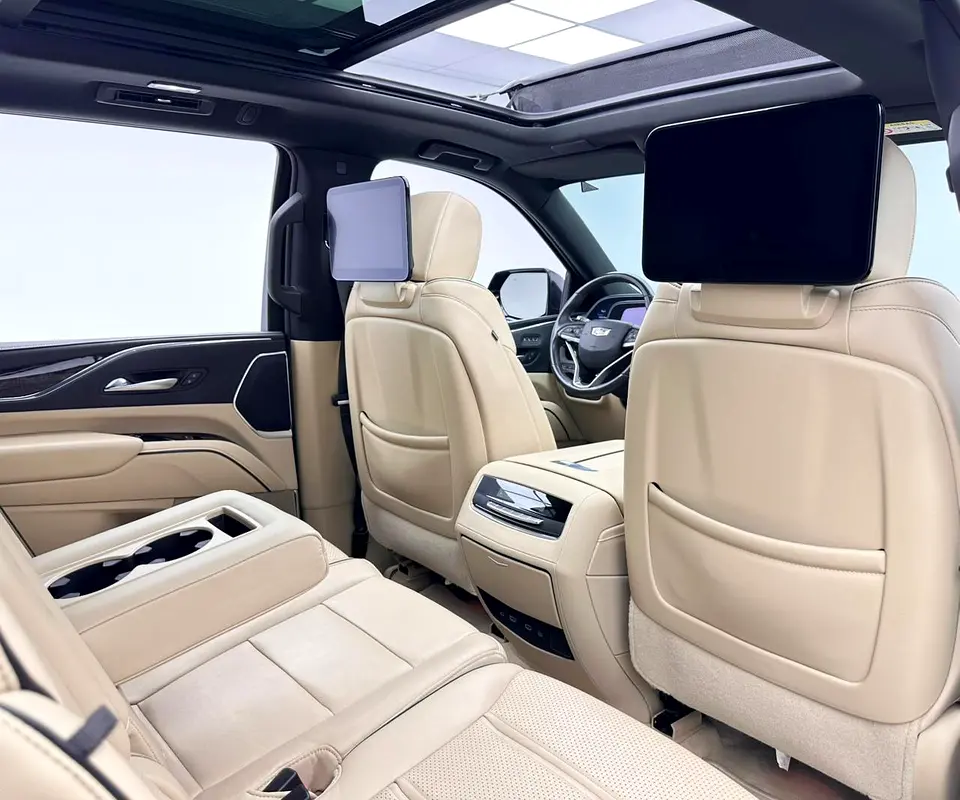 2023 Cadillac Escalade Premium Luxury, Dec/2029 Cadillac Warranty + Service Contract, FSH, GCC - Image 13