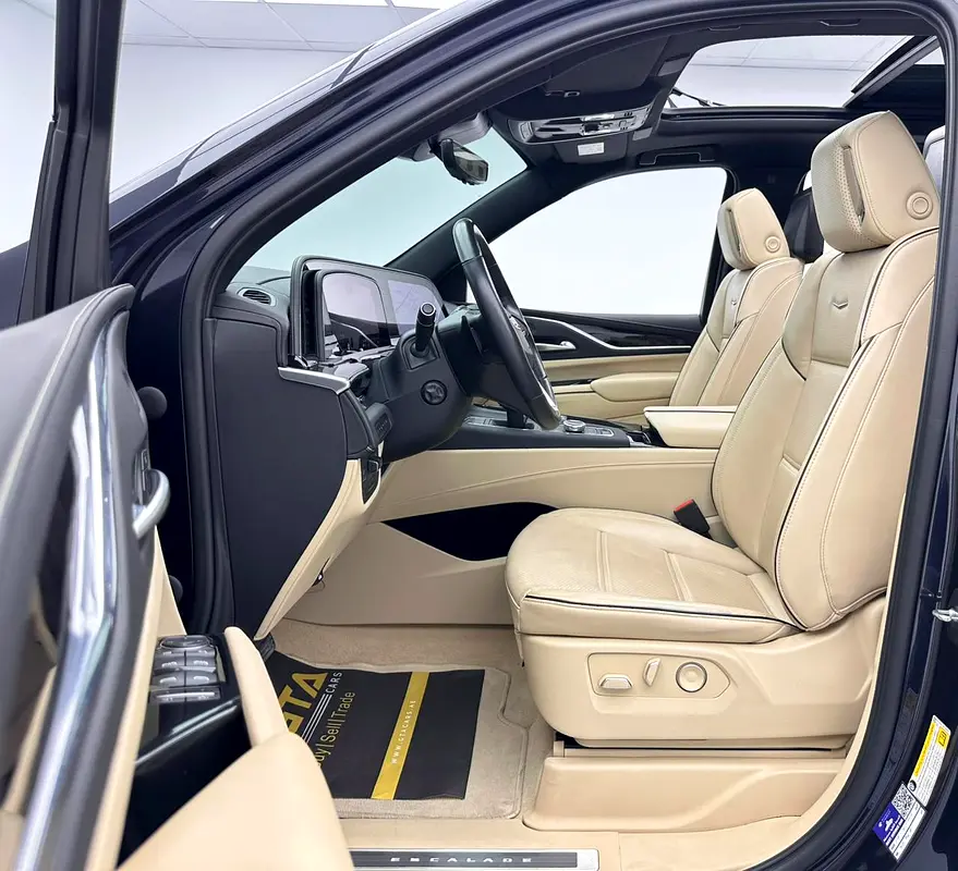 2023 Cadillac Escalade Premium Luxury, Dec/2029 Cadillac Warranty + Service Contract, FSH, GCC - Image 15