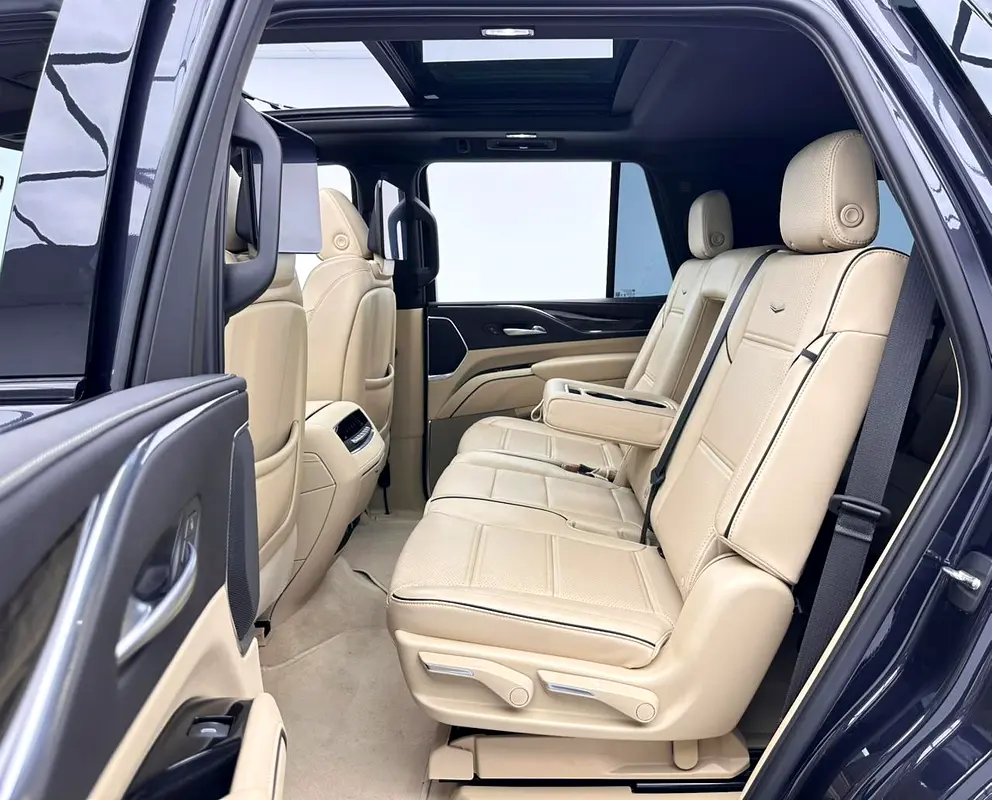 2023 Cadillac Escalade Premium Luxury, Dec/2029 Cadillac Warranty + Service Contract, FSH, GCC - Image 17