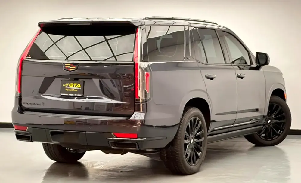 2023 Cadillac Escalade Premium Luxury, Dec/2029 Cadillac Warranty + Service Contract, FSH, GCC - Image 4
