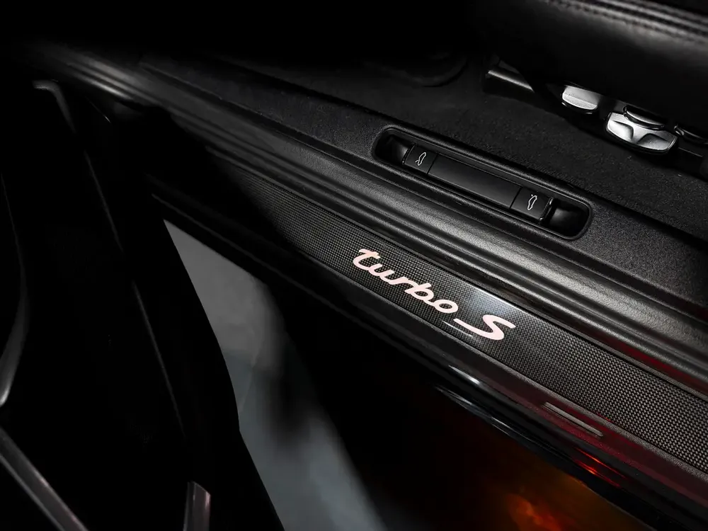 Porsche 911 Turbo S 2018 - Carbon Pack - Image 18
