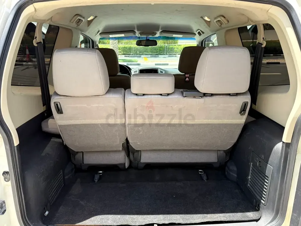 2015 Mitsubishi Pajero 3.5 Mid-Line SWB GCC Specification Service History No Accidents Original Keys - Image 10