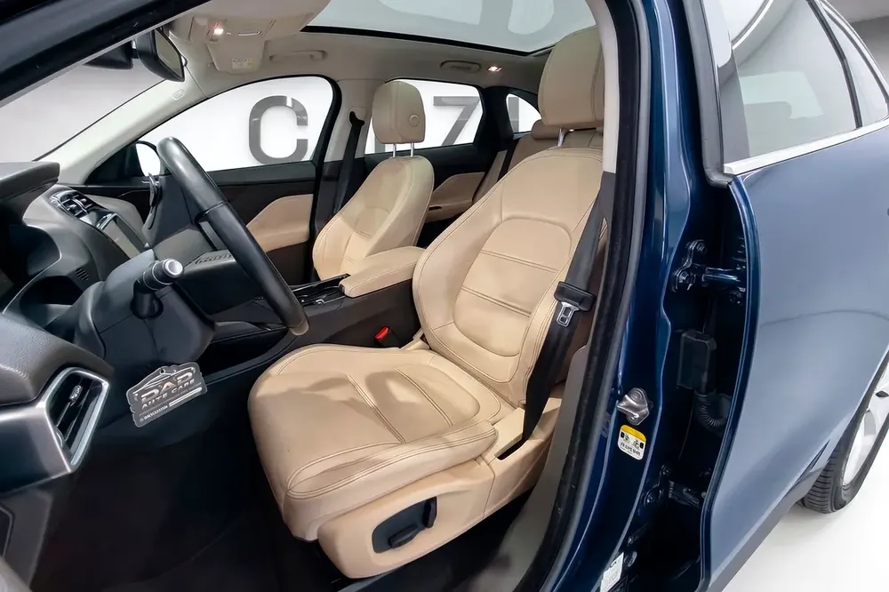 Jaguar F-Pace Pure 2018 l Excellent Condition l AED 1,187 / Monthly l 0% Downpayment - Image 10