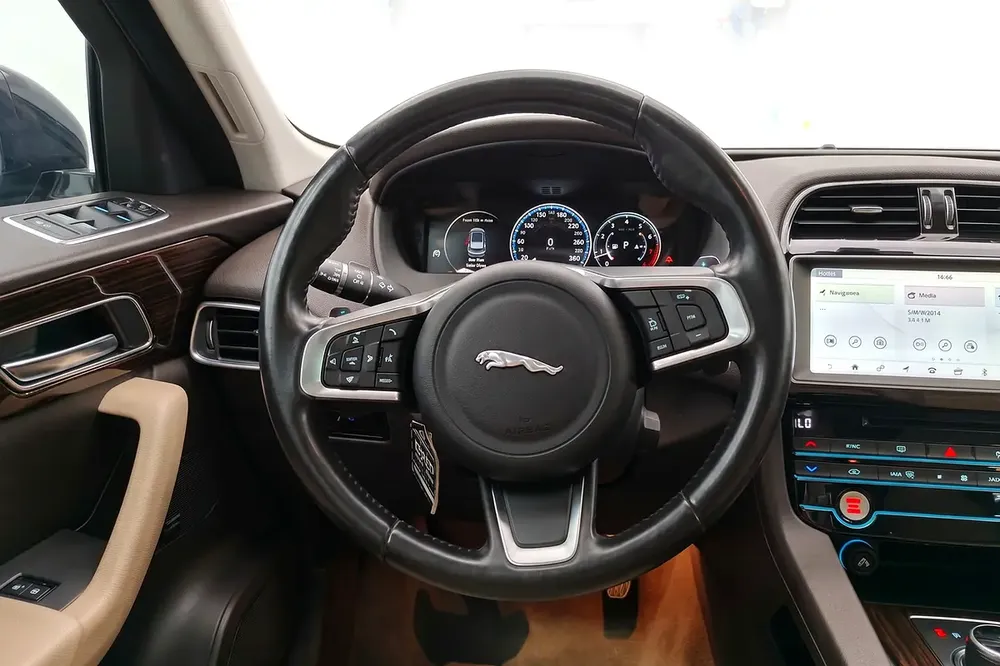 Jaguar F-Pace Pure 2018 l Excellent Condition l AED 1,187 / Monthly l 0% Downpayment - Image 12