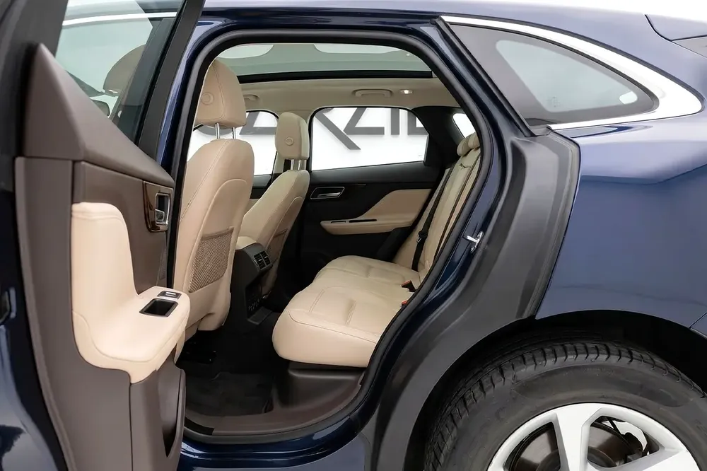 Jaguar F-Pace Pure 2018 l Excellent Condition l AED 1,187 / Monthly l 0% Downpayment - Image 15