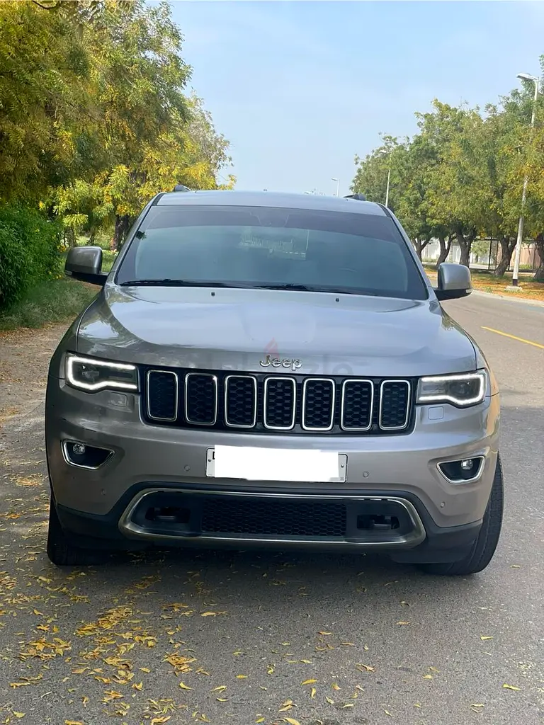 Jeep Grand Cherokee Limited 2018 | GCC Specs | Pristine Condition - Image 10
