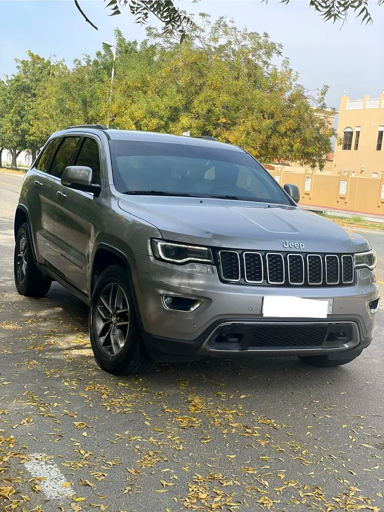 Jeep Grand Cherokee Limited 2018 | GCC Specs | Pristine Condition - Image 11