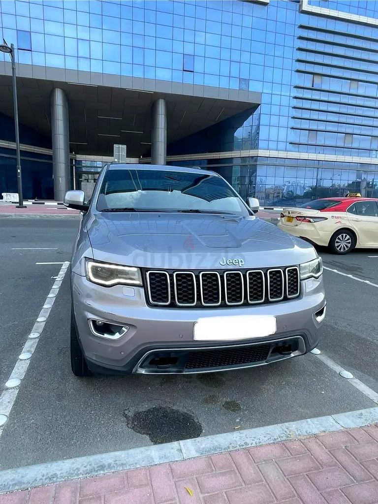 Jeep Grand Cherokee Limited 2018 | GCC Specs | Pristine Condition - Image 17