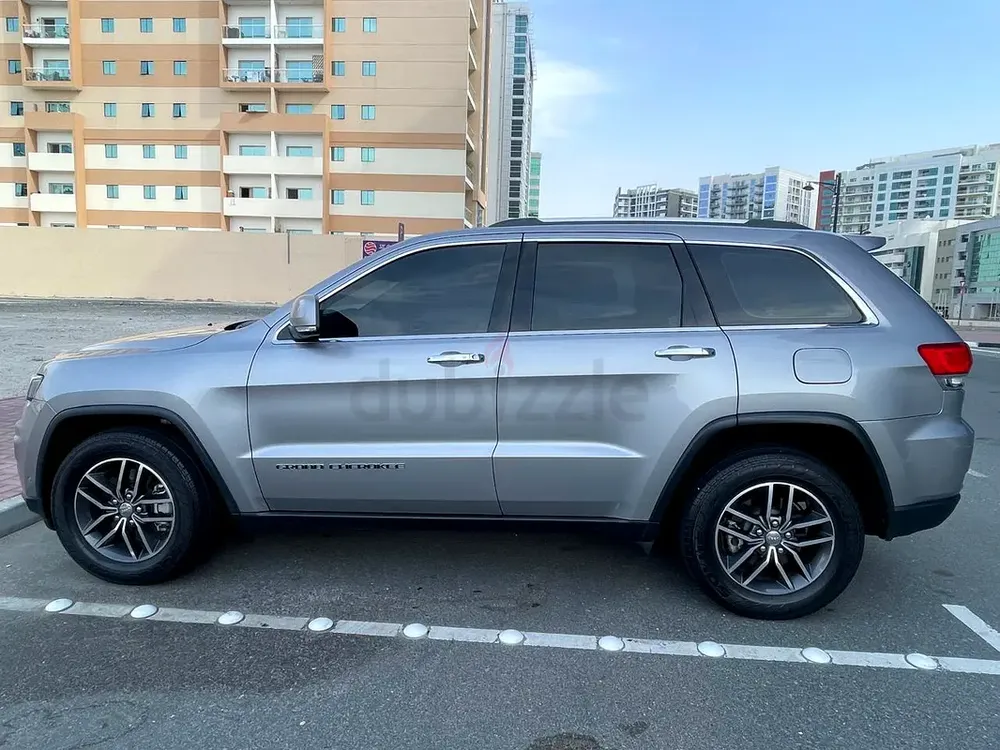 Jeep Grand Cherokee Limited 2018 | GCC Specs | Pristine Condition - Image 18