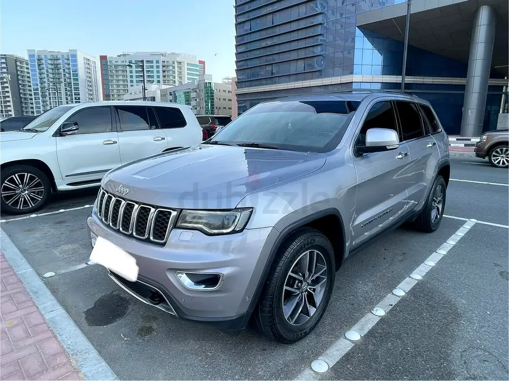 Jeep Grand Cherokee Limited 2018 | GCC Specs | Pristine Condition - Image 19