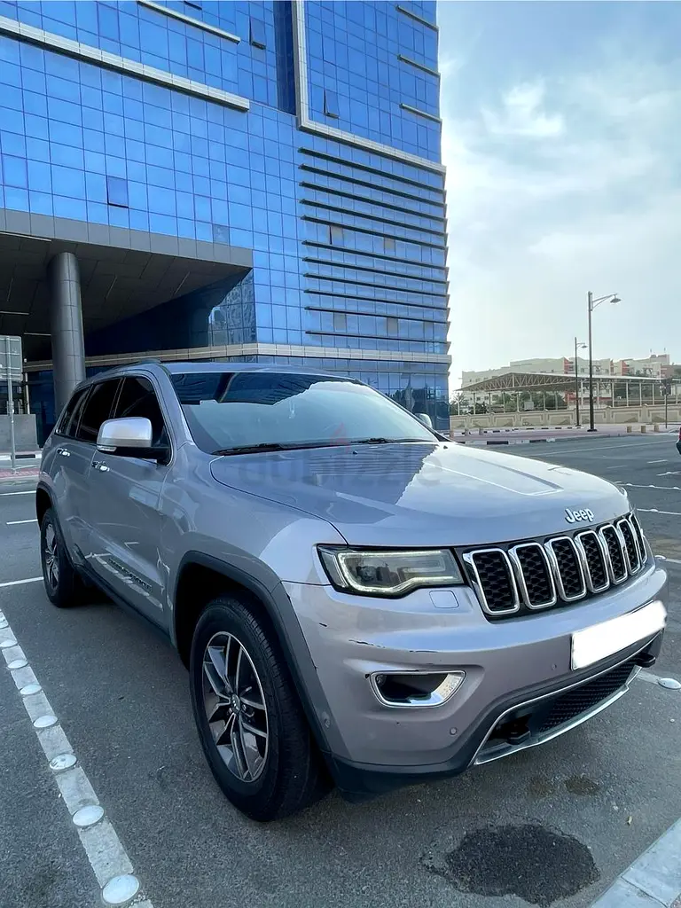 Jeep Grand Cherokee Limited 2018 | GCC Specs | Pristine Condition - Image 20