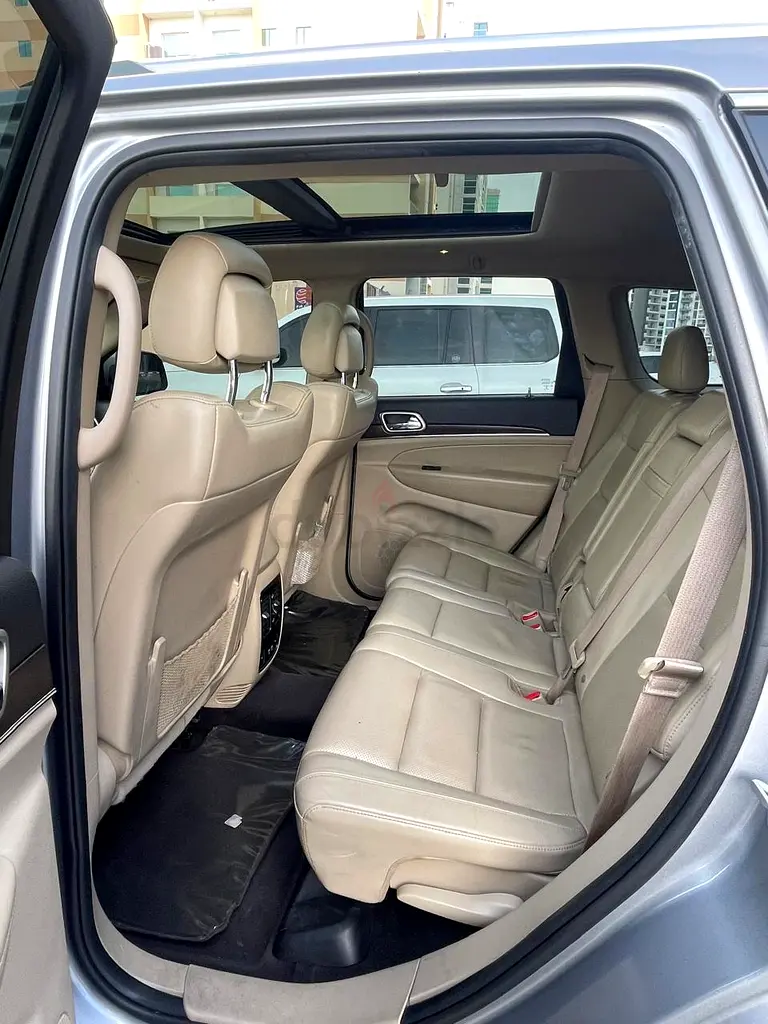 Jeep Grand Cherokee Limited 2018 | GCC Specs | Pristine Condition - Image 5