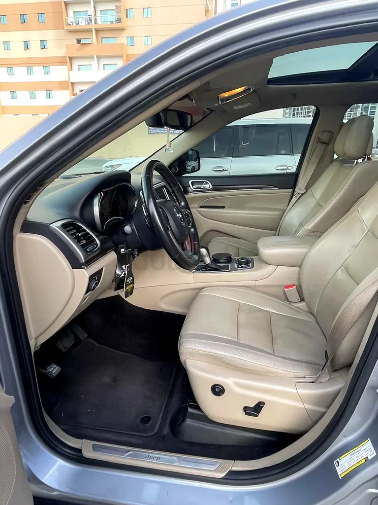 Jeep Grand Cherokee Limited 2018 | GCC Specs | Pristine Condition - Image 8