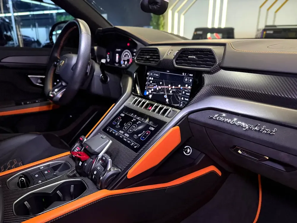 2021 Graphity Capsule Urus / Under Warranty and Service Contract till 2027 - Image 12