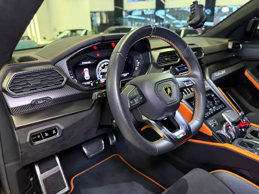 2021 Graphity Capsule Urus / Under Warranty and Service Contract till 2027 - Image 14
